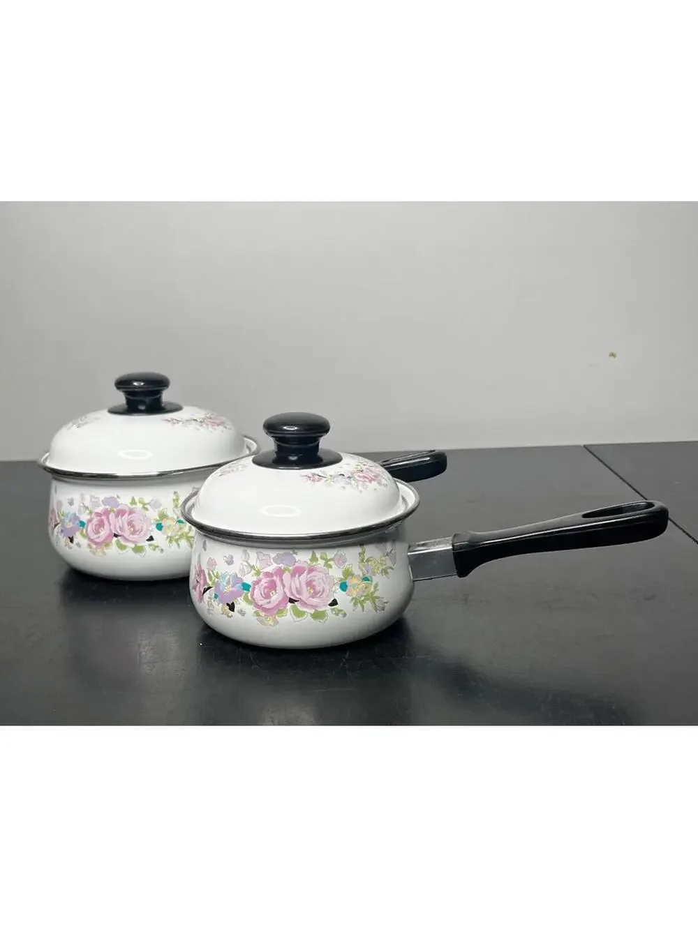Vintage Retro Floral Enamel Saucepan Set with Lids‎